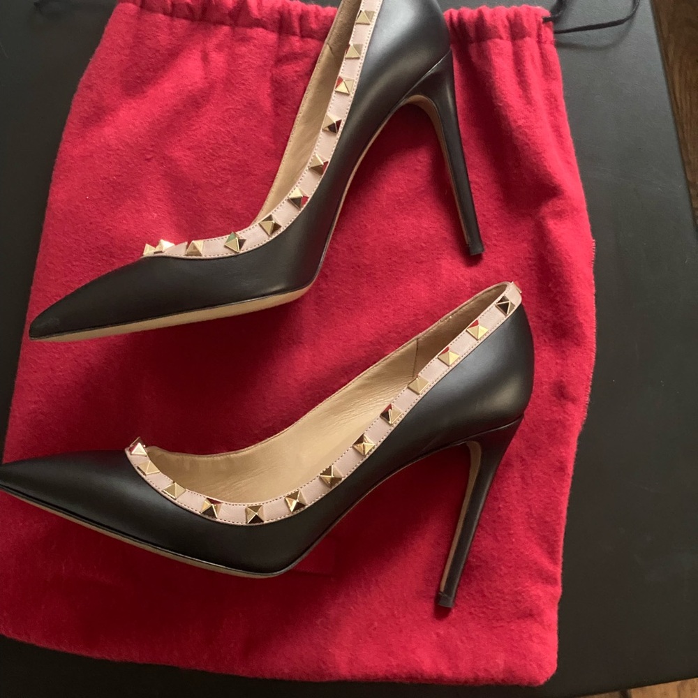 Valentino Garavani Rockstud pumps